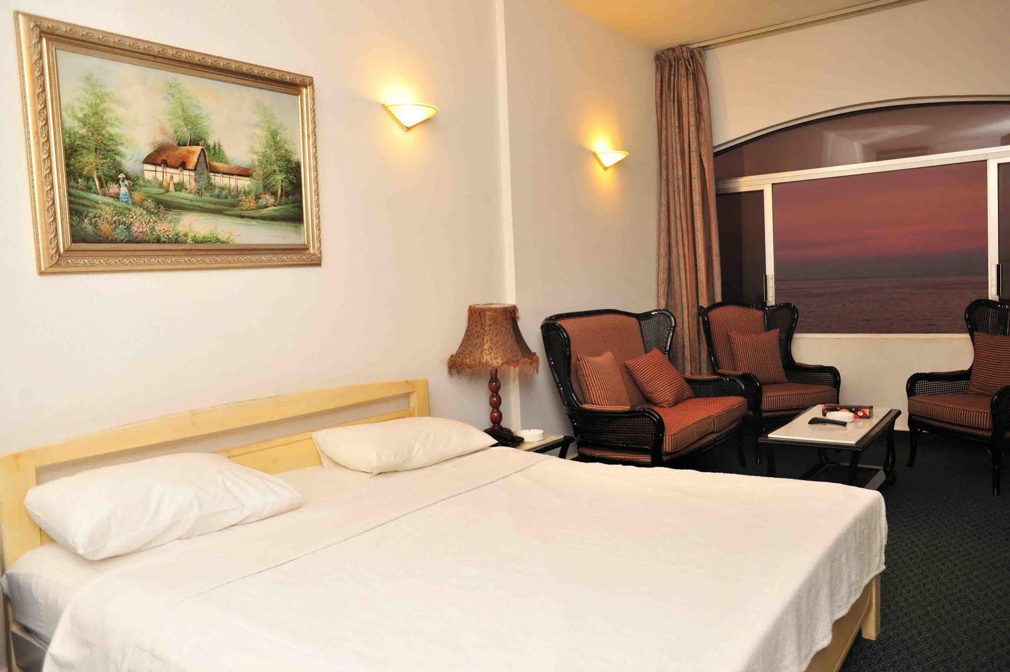 Arcada Marina Hotel จูนิเย ภายนอก รูปภาพ
